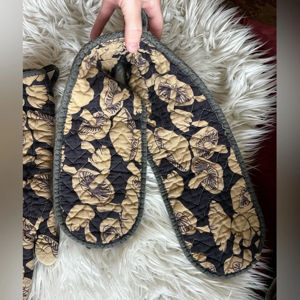 Vintage Mushroom Oven Mitt Set Glove & Quilted Pad Cottagecore Kitchen Decor